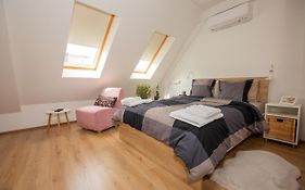 Charming Apartment In Shtip'S Downtown